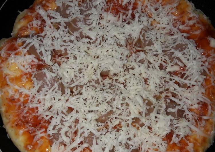Langkah Mudah untuk meracik 🍕🥳 Pizza Teflon Home Made Murah Meriah 🥳🍕 yang simpel