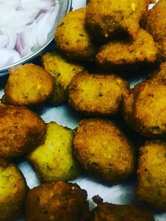 દાળવડા(Dal vada recipe in Gujarati) રેસીપી મુખ્ય ફોટો