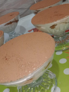 صورة لوصفة تيراميسو إقتصادي بالنسكافيه والموز 🍌☕☕
