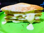 Gambar roti bakar mozarella
