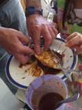 Pez adobado a las brasas