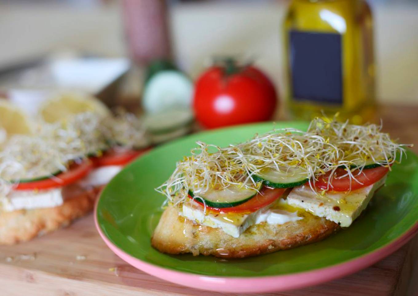 Tofu and lettuce on toast