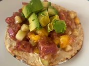 Una foto de ceviche negro