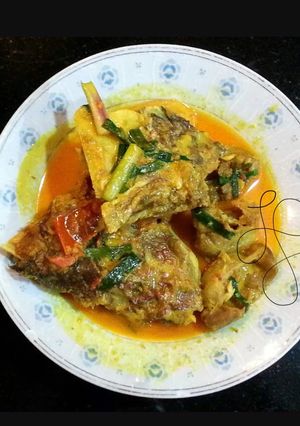 A picture of Fish Curry /Gulai Ikan.