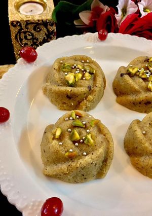 A picture of Banana semolina sheera.