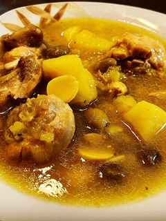 Una foto de Caldereta de pollo en olla de cocción lenta