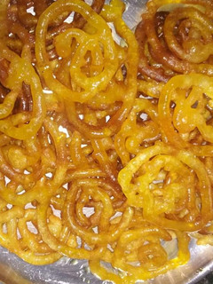 जलेबी (Jalebi recipe in Hindi) रेसिपी मुख्य फोटो