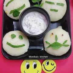 A picture of Smiley idli😋😷😑🙂.