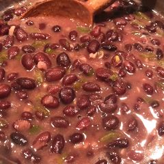 A picture of Beer braised black beans.
