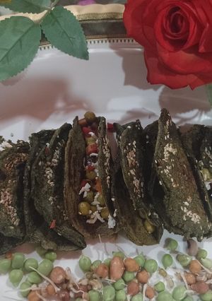 पालक पनीर चीला (palak paneer cheela recipe in Hindi) रेसिपी मुख्य फोटो