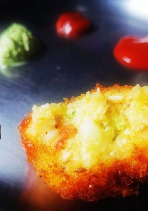 A picture of Cheezy Chutney Bombs.