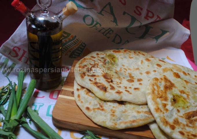 Potato Stuffed Bread (Naan Shekampur)