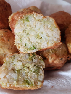 Una foto de Croquetas de quinoa brócoli y arroz