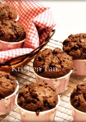 Foto resep Muffin coklat super nyoklat,NO MIXER hasil tinggi menjulang alias High Dome! XD