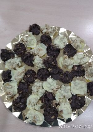 Una foto de Dulce de muesli y chocolate