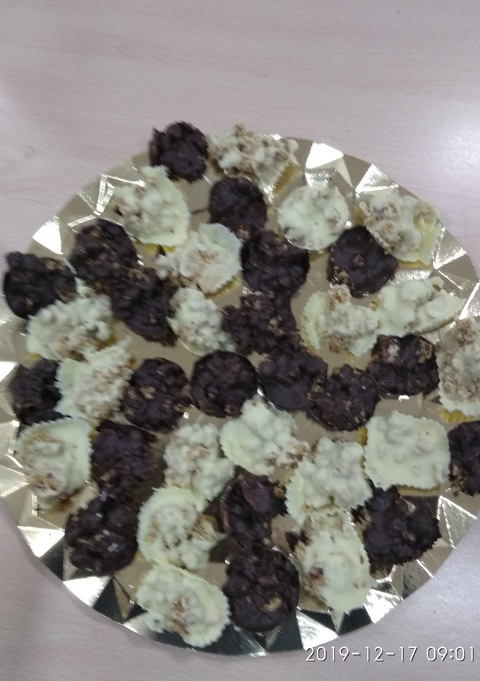 Una foto de Dulce de muesli y chocolate