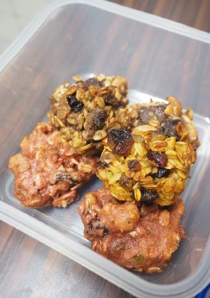 A picture of Flourless Healthy Oatmeal Cookies.