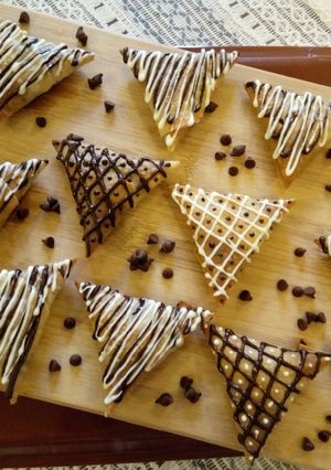 A picture of Baked Chocolate Samosa#festivecontest_Kisumu.