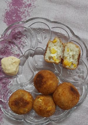 A picture of Cheese corn balls.