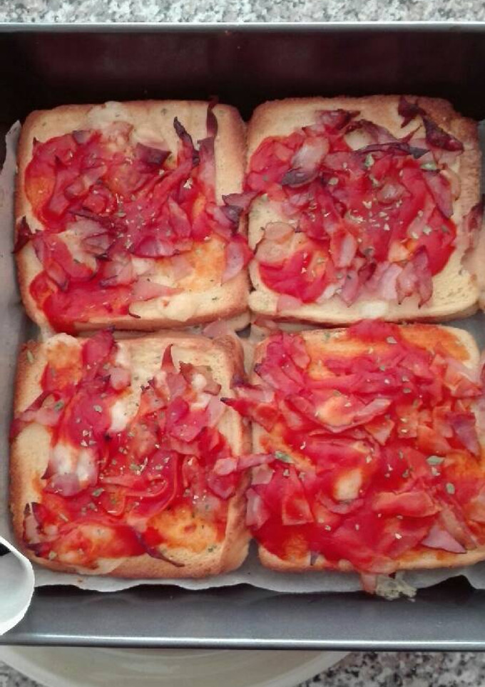 Una foto de Pastel-pizza de pan de molde