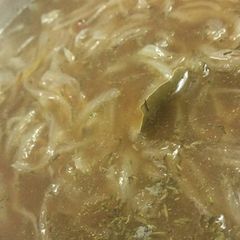 A picture of French Onion Soup.