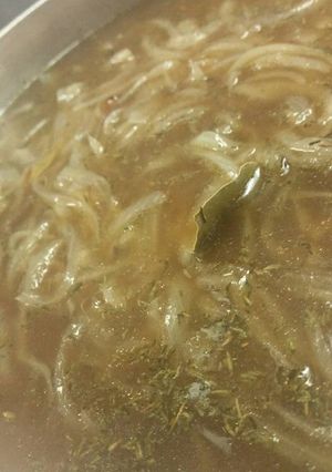 A picture of French Onion Soup.