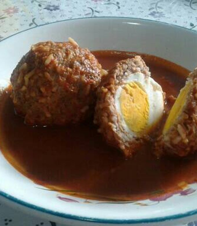 Una foto de Albóndigas rellenas de huevo