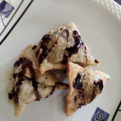 A picture of Chocolate truffle samosa.