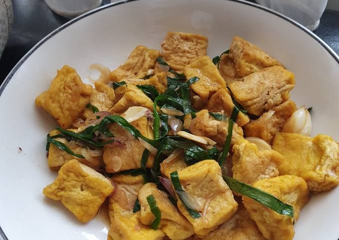 Resep Tahu kuning kucai oleh Deliana Cookpad