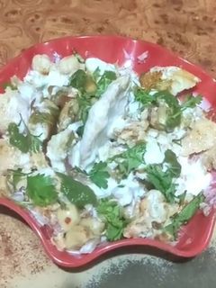 स्ट्रीट स्टाइल रगड़ा चाट (Street Style Ragda Chaat recipe in Hindi) रेसिपी मुख्य फोटो