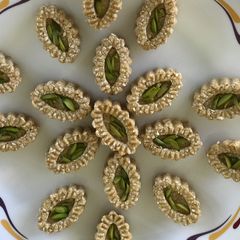 A picture of Sesame toffee bites.