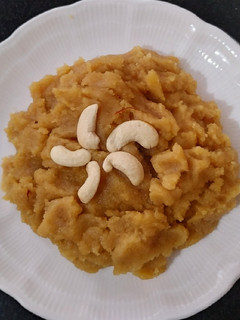 A picture of Moong dal halwa.
