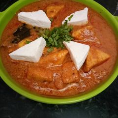 A picture of Shahi paneer.