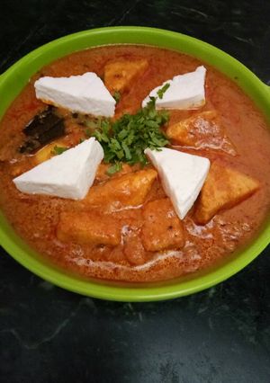 A picture of Shahi paneer.