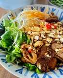 Bún thịt chay xào sả