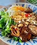 Bún thịt chay xào sả