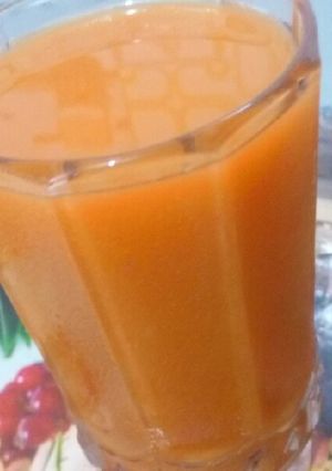 A picture of Carrot and orange drink!.