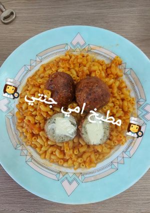 صورة لوصفة معكرونة مع كرات دجاج محشي جبن