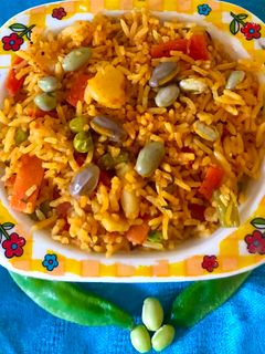 पावटे भात (pavte bhat recipe in marathi) रेसिपी चे मुख्य फोटो