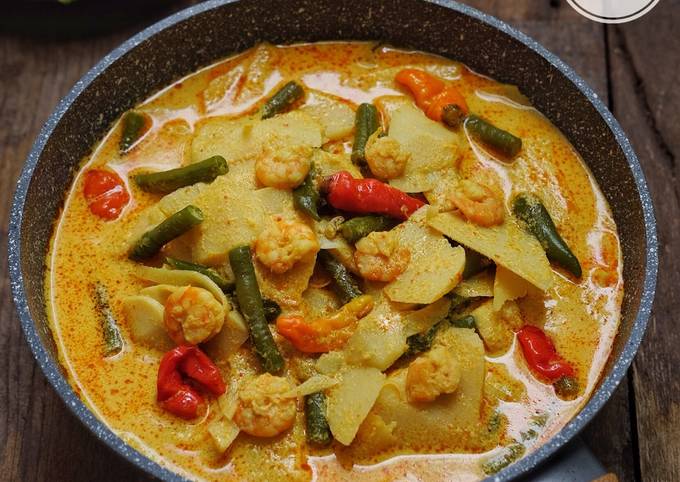 Gulai rebung udang