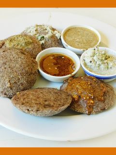 கேழ்வரகு இட்லி(ragi idli recipe in tamil) செய்முறை முக்கிய புகைப்படம்