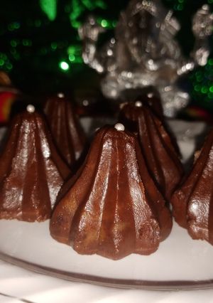 A picture of Choco lava modak.