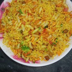 A picture of Bombay mix bhel 😋.