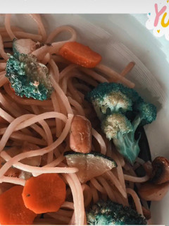 Una foto de Spaghettis con verduras salteadas y salsa de soja