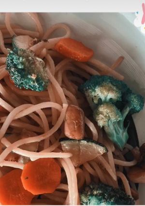 Foto principal de Spaghettis con verduras salteadas y salsa de soja