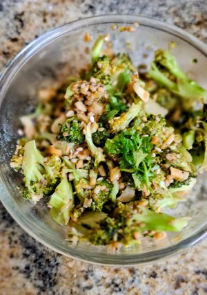 A picture of Stir fried broccoli 🥦.