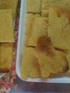 Una foto de Fainá con queso sencillo