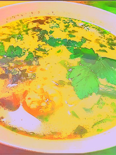 Una foto de Tom Yum Koong 2.0 En amarillento