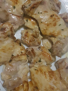 Una foto de Escalopines de pollo aliñados