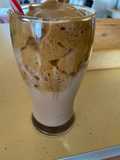 Dalgona kávé kakaóval